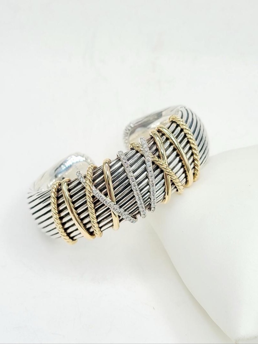 David Yurman Helena Cuff Bracelet With 18k Gold And Pave Diamonds - Picture 10 of 16